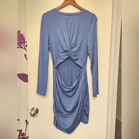 _FrancesMolina's tweet photo. So good I had to share! Check out all the items I'm loving on @Poshmarkapp #poshmark #fashion #style #shopmycloset #jjill: https://t.co/ElolMG2YIW https://t.co/dzJHHjdveb