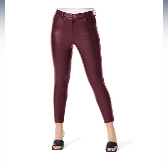 venvus's tweet photo. So good I had to share! Check out all the items I'm loving on @Poshmarkapp #poshmark #fashion #style #shopmycloset #softsurroundings #sophiavegarajeans #noboundaries: https://t.co/JZH2BCXZUZ https://t.co/m1XS8kmbWu