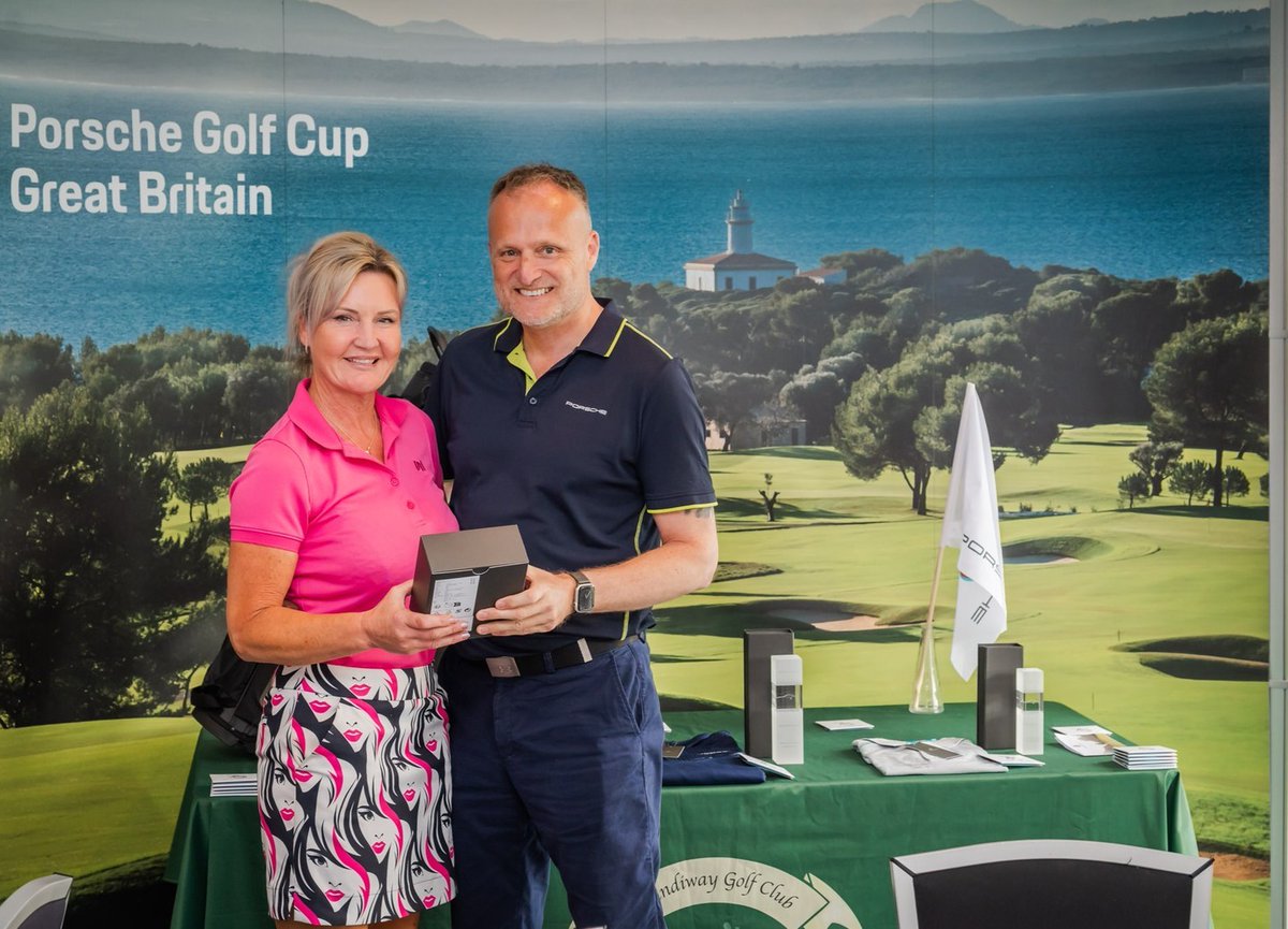 We love nothing more than seeing our customers happy!🙌 

Our golf day at the prestigious locality of Sandiway was a tee-riffic day and you can see by our customer's smiles, the day did not disappoint!🏌️ 👏