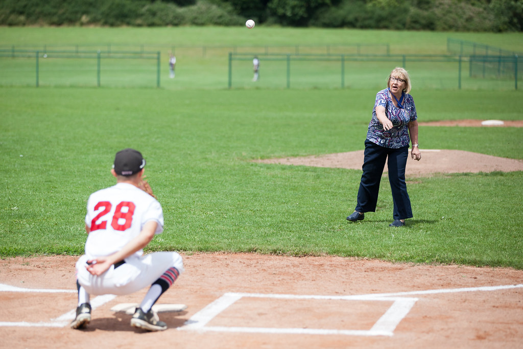 HertsBaseball's tweet photo. Dacorum Deputy Mayor Cllr. Brenda Link was our guest of honour at yesterday's National Baseball League game between the @HertsFalcons and the London Latin Boys. Thank you.

📸 photos by @SomeAreDead https://t.co/eByN1Tu4gq