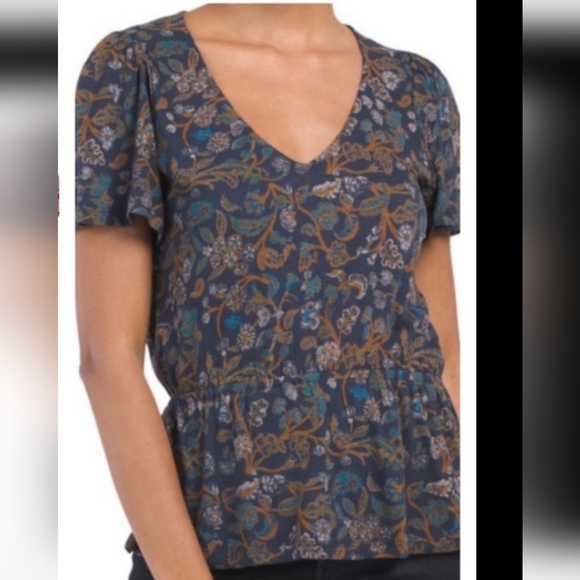 PoshScottishPie's tweet photo. So good I had to share! Check out all the items I'm loving on @Poshmarkapp from @77suzyc #poshmark #fashion #style #shopmycloset #americaneagleoutfitters #luckybrand: https://t.co/clTq80NInZ https://t.co/nYHjLL9H7j