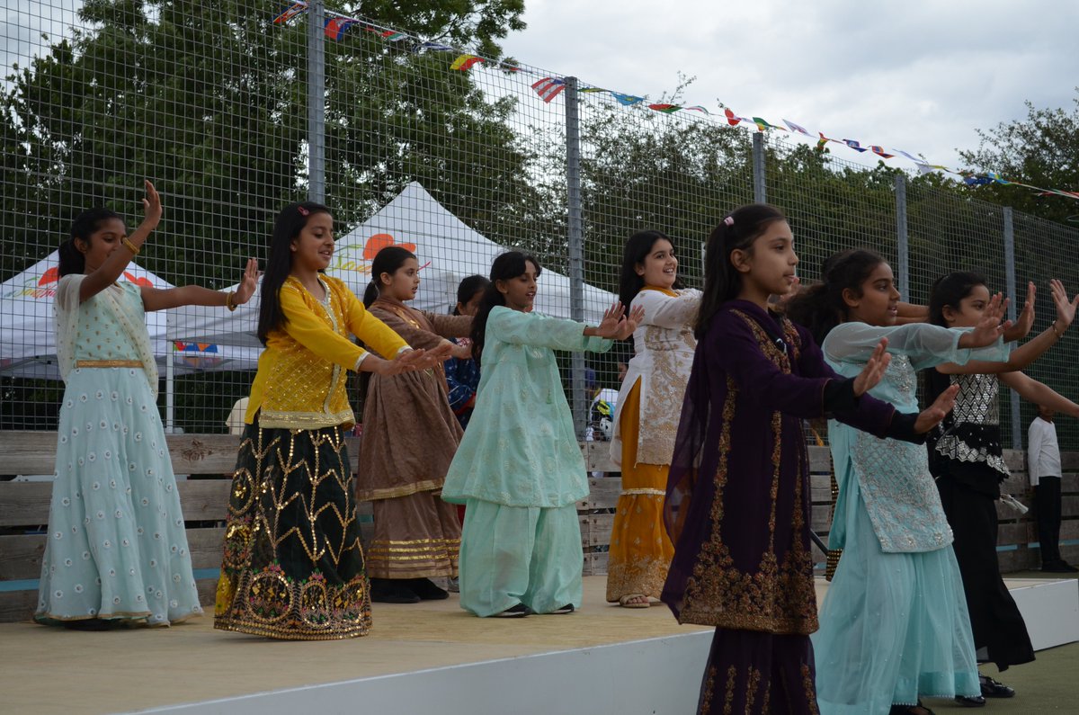 _DWPS_'s tweet photo. Last week we held our Summer Fair☀️
A fantastic day filled with talented performances, impressive prizes, fun games, tasty food and even better company!
Thank you to all of our sponsors who helped us to make the day so special.
#UB1 #SummerFair #Prizes #DWIJ https://t.co/8EwA8cCEGd