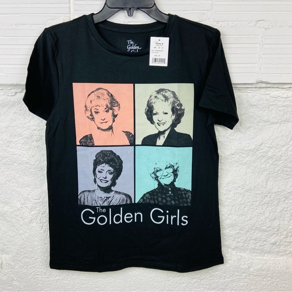 colorful_unique's tweet photo. So good I had to share! Check out all the items I'm loving on @Poshmarkapp #poshmark #fashion #style #shopmycloset #nintendo #thegoldengirls #wailana: https://t.co/TycNGTJ0cP https://t.co/MM2XLIFgGz