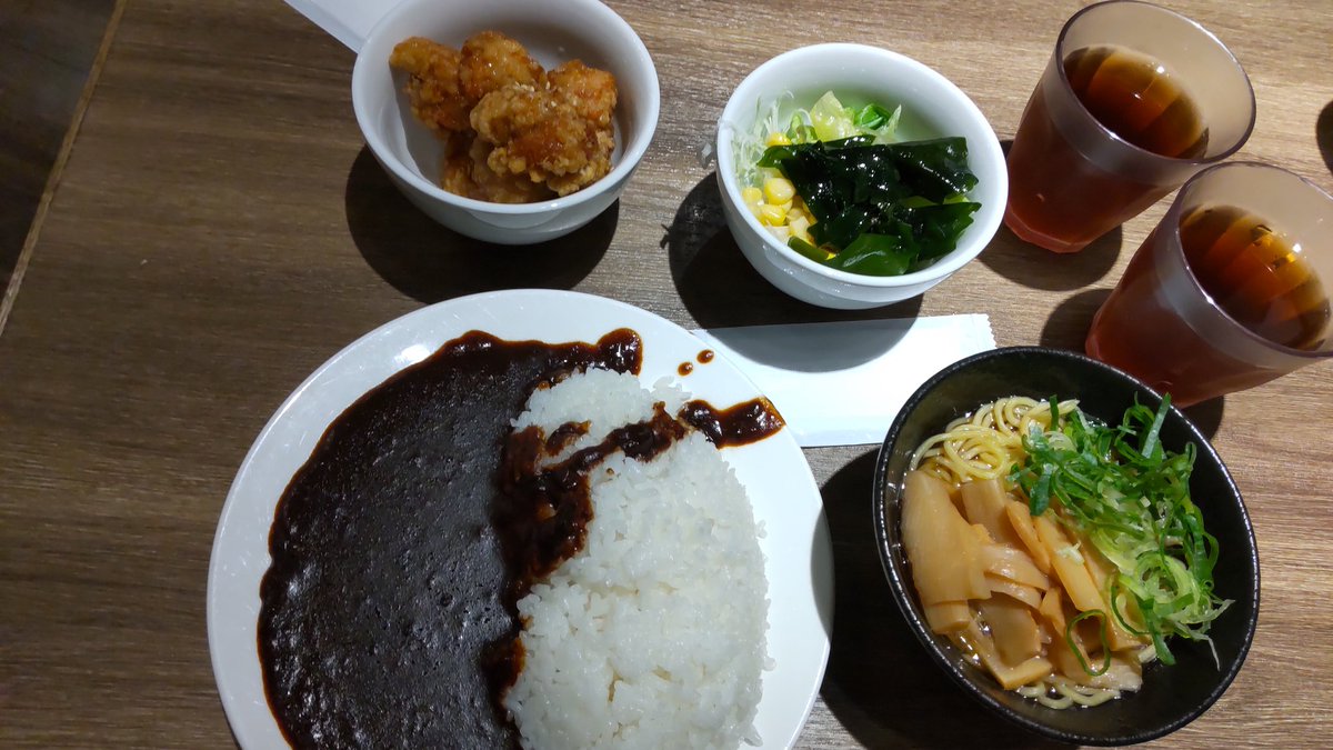 rakuko_Rozerubs's tweet photo. イオンモール伊丹 にある #GRANDBUFFET 食べ放題に来たよ✨✈️
たくさん食べるの✨🎵
途中に狐になるかもね♥
#伊丹市 https://t.co/KXjwlrAPb8