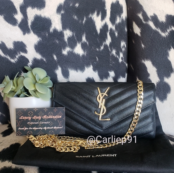 ReaneeRecycled's tweet photo. So good I had to share! Check out all the items I'm loving on @Poshmarkapp from @jandlecandles #poshmark #fashion #style #shopmycloset #yvessaintlaurent #alexandani #champion: https://t.co/0EdQgkbol7 https://t.co/wXAzjuH1ld