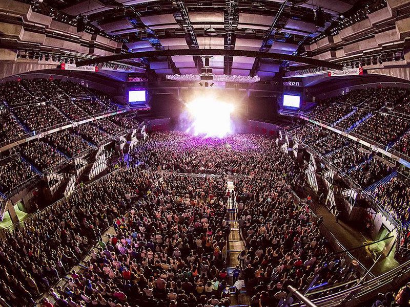 unsteadylessi's tweet image. WDYM GRACIE IS PERFORMING HERE FOR HER SOLO TOUR???