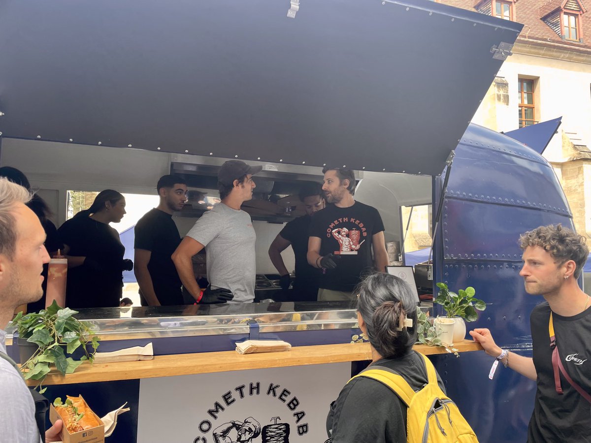vincentLg's tweet photo. ⁦@Cometh⁩ kebab by ⁦@jdetychey⁩ and ⁦@bneiluj⁩ 😂 #EthCC https://t.co/hgpeGKP0oD