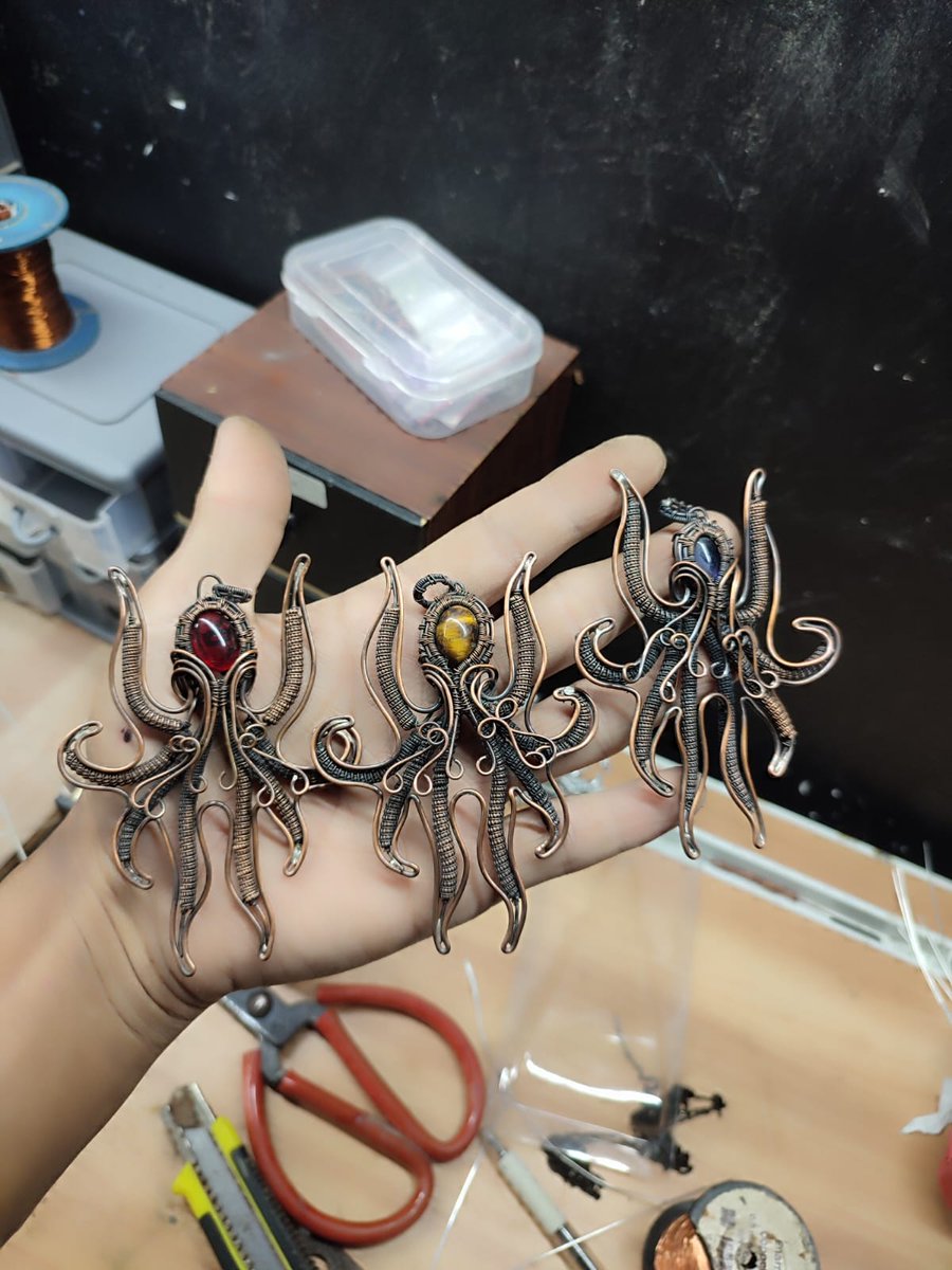 Available for sale

Octopus pendant
Wire wrap and crystal stones 💎

Are you interested, DM me directly 
#Art
#Craft
#Artistic
#AnimalLovers
#fantasyart
#Accessories
#Seaworld
#miniature
#Wirewrap
#collection
#Skills
#Design
#WorldWorks
#Jewelrycollector
#Variousarts
