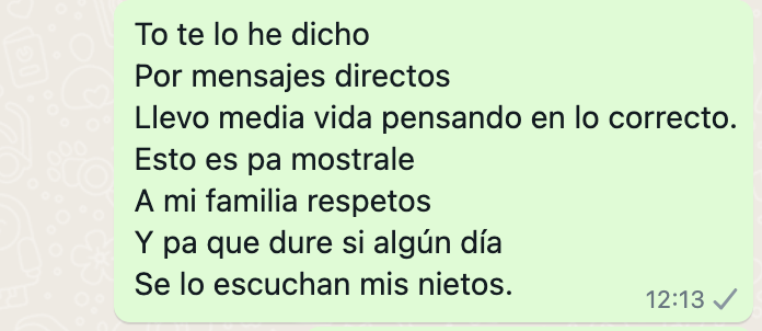 When bolígrafo met micrófono.