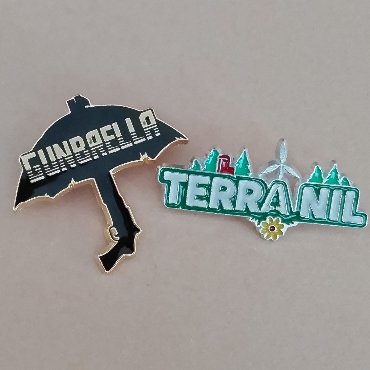 sari_JP's tweet photo. I went to BitSummit and got these pins at DevolverDigital booth😆 https://t.co/FXa5rDWSDx