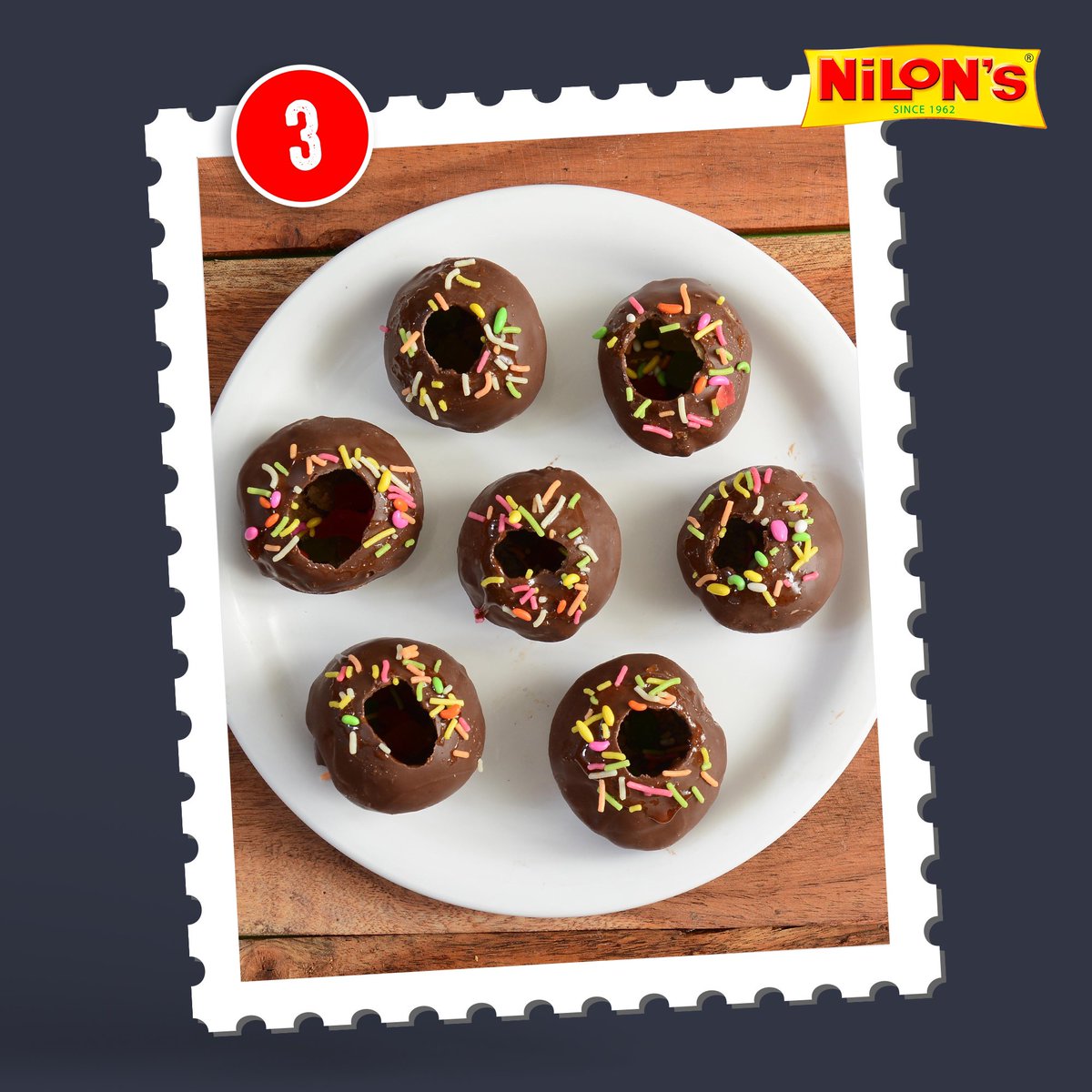 NilonsIndia's tweet photo. On #WorldEmojiDay we only react with emojis! 

We’ll go first:
😍
😍
🙄

Tell us your reactions on these food items using only emojis😋

#Nilons #NilonsIndia #IsmePyaarMilaHai #60Years #worldemojiday https://t.co/sSKQgWb4xL