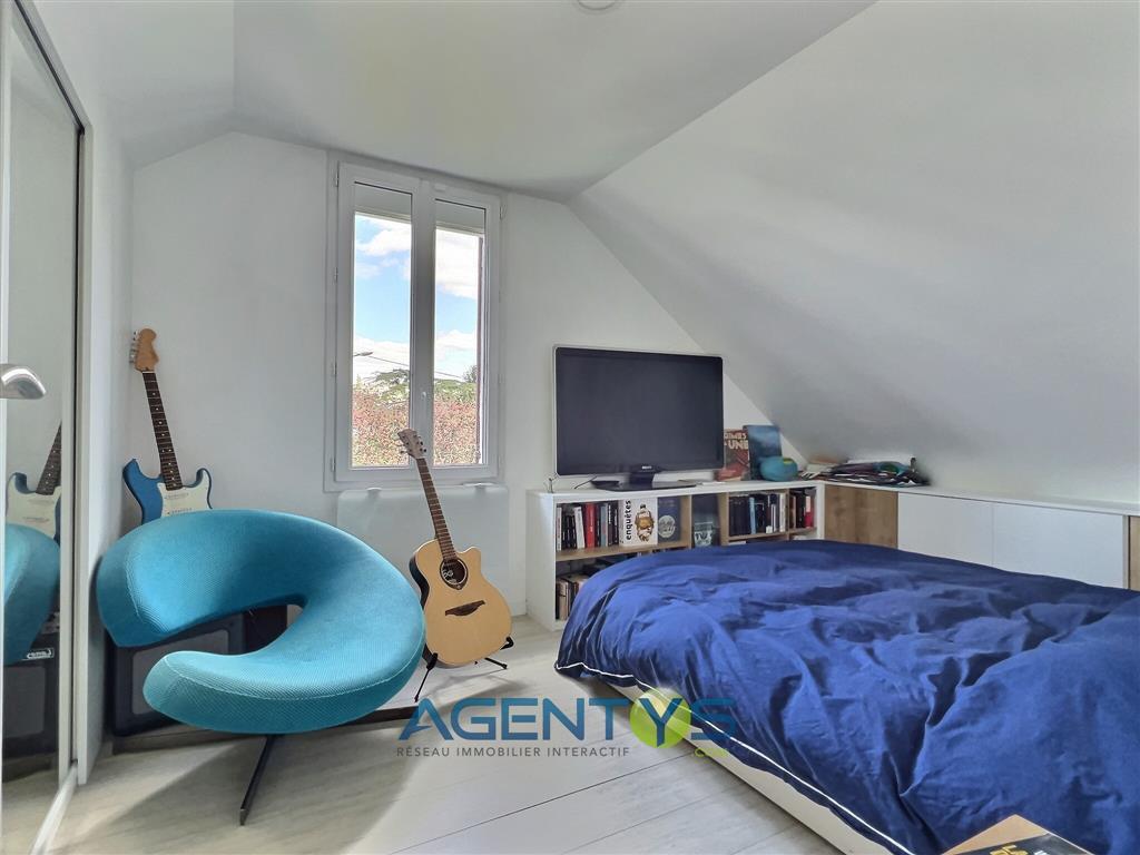 AllouxChristop1's tweet photo. À vendre | Saint maur des fosses 🌐

A 450 mètres du RER et de toutes commodités . Agentys La Varenne - Votre partenaire #immobilier vous présente cette #maison entièrement rénovée, offrant un beau #jardin sans vis-à-vis, et proposant: Au (...) https://t.co/SMTaRk7OGC https://t.co/S4qBSh99sx