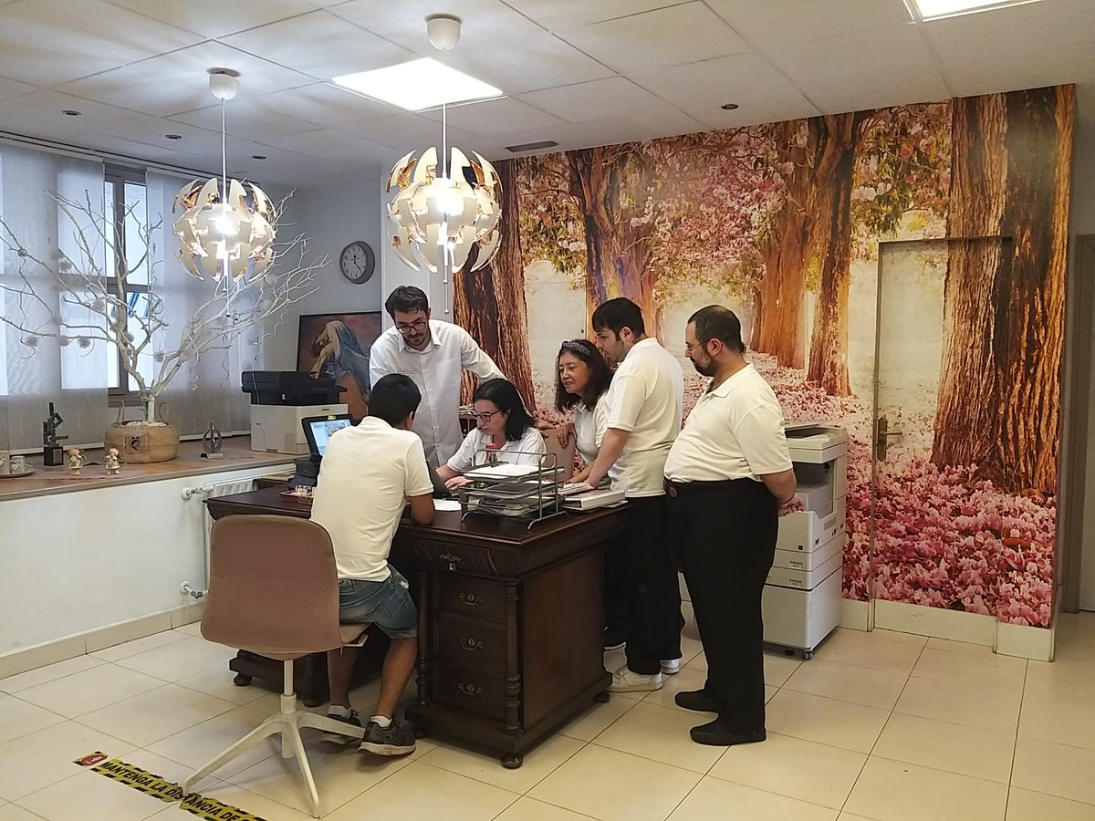 Los participantes de "Bienvenido a mi Hotel" ya han empezado sus prácticas en el hotel "El Sueño del Infante". ¡Cada día más cerca de convertirse en unos excelentes auxiliares de recepcionista! <a href="/Fundacion_ONCE/">Fundación ONCE</a> #FSE #FondoSocialEuropeo