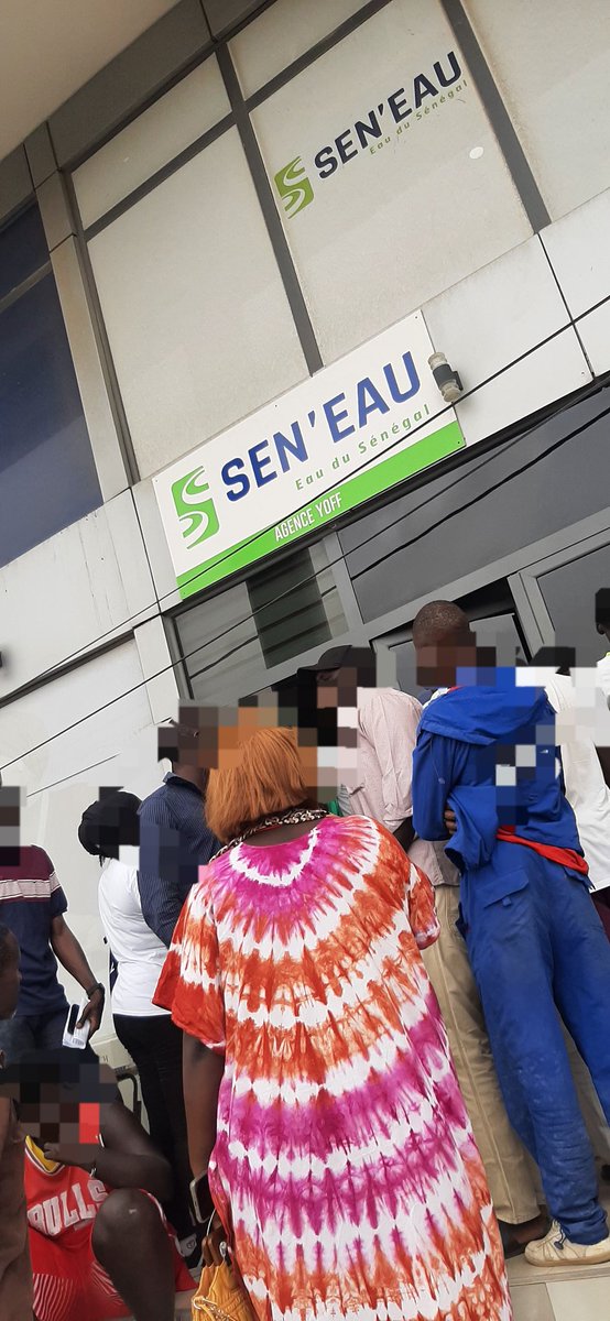 baayfily's tweet photo. Dans le même registre, ou bien même pire, #seneau c'est quoi votre problème avec la digitalisation des requêtes des clients ? Mettre un site où les gens peuvent soumettre leur problème et avoir un suivi c'est trop demandé ?
#servicedemerde 👍🏾 https://t.co/SJ79bEYQCX