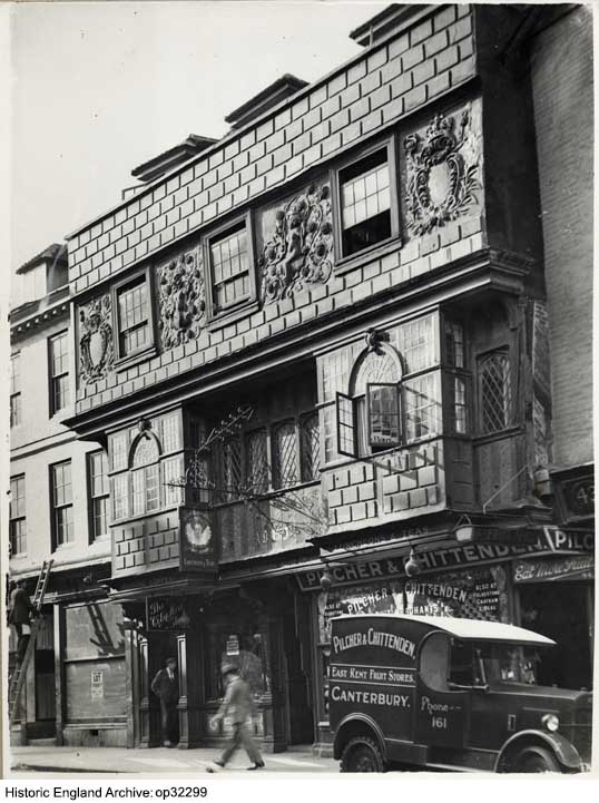 HE_Archive's tweet photo. Today's image from the Historic England Archive shows the amazing pargetted front to Queen Elizabeth's Guest Chamber, #Canterbury.
You can see the List entry at: https://t.co/qY9iGUlqF6
#MaterialsMonday
#Pargetting
#Rustication https://t.co/sASaHaY85P