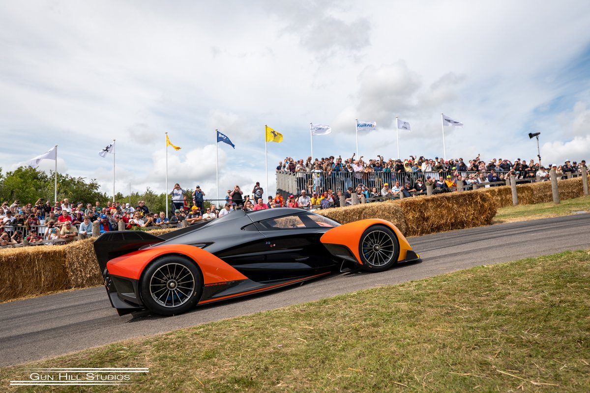 Amazing shoot out win for Marvin Kirchhöfer in the McLaren Solus GT
45.34-second time in this years Festival of Speed shoot out #goodwoodfestivalofspeed #festivalofspeed #gunhillstudios <a href="/fosgoodwood/">Goodwood FOS</a> @mclaren
@mclarenauto
@marvinkirchhoefer
@mclaren.customerracing