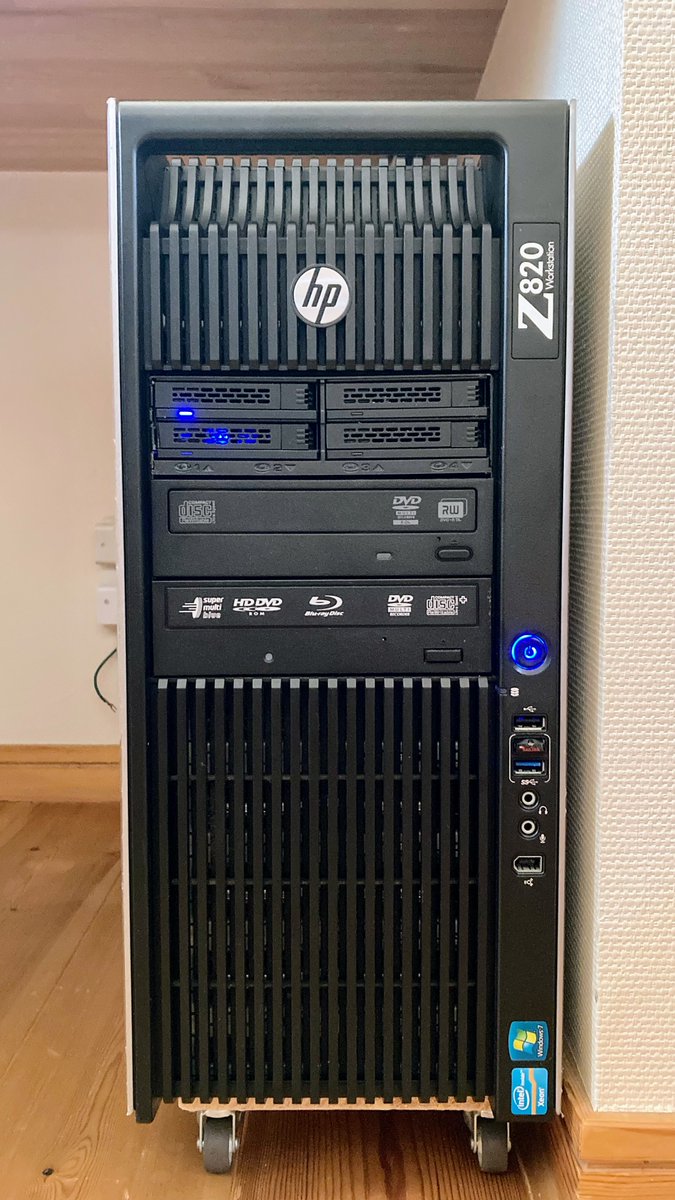 mokenzy's tweet photo. 夕方からPC組み上げ。
途中、FANエラーなど接触の問題もありながら各パーツの引っ越し完了。
10年近く前のPCですが、まだ何とか頑張ってくれそう。
次はLinuxのインストールと環境整備。。。
今日は寝れそうにない。。。
#HP #Z820 #でかい #Linux #CentOS #Docker #新品が欲しい https://t.co/QGcf056SNf