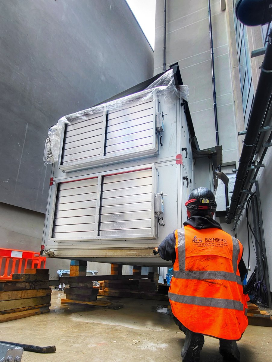 RainbirdCS's tweet photo. Air Handling Units have long been one of our bread &amp; butter Machinery Movement Specialities

#liftingoperations #liftingsolutions #liftandshift #machinerymovement #compactcranes     #loveconstruction #ukconstruction #safety #healthandsafety #liftingequipment #liftingoperations https://t.co/YxsOiEuORI