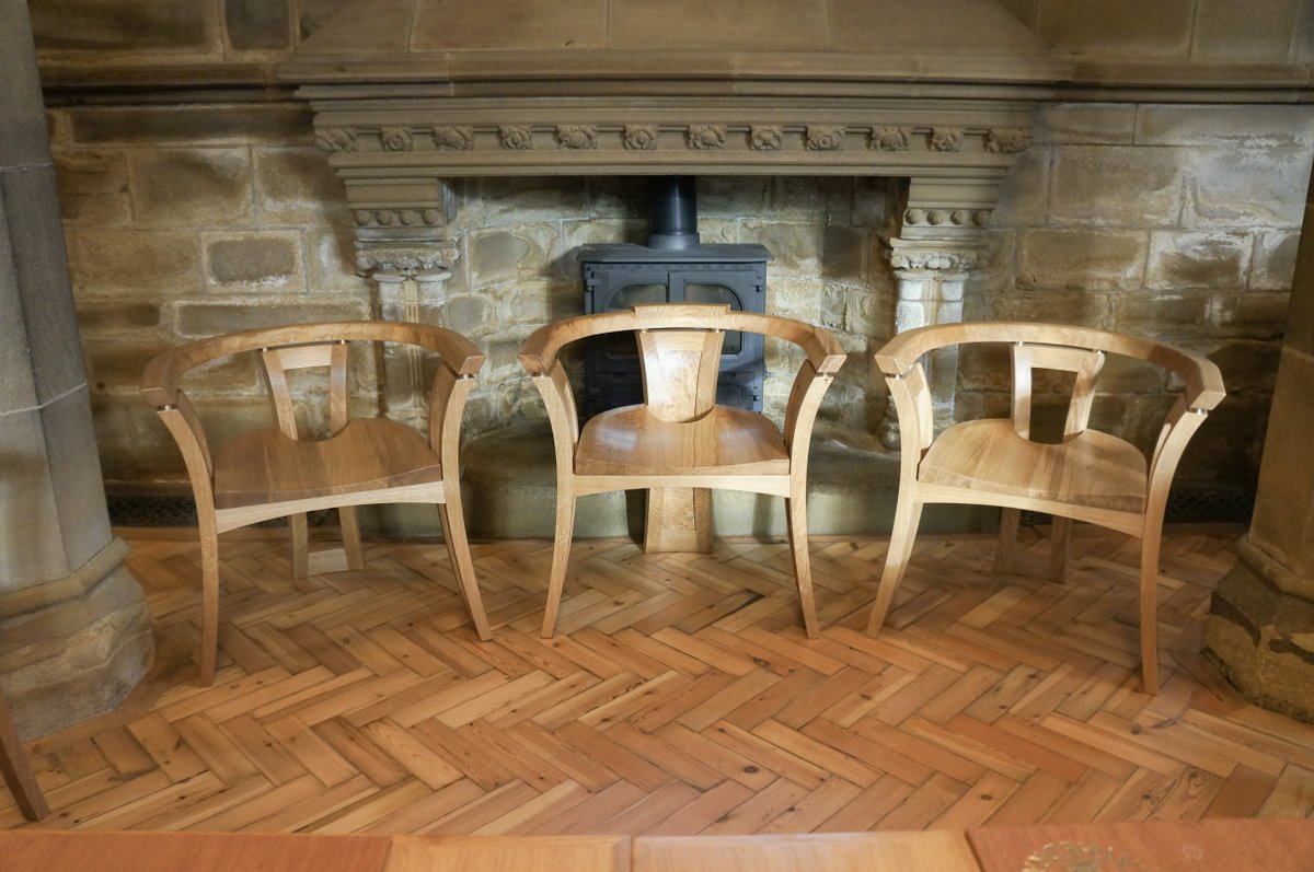 😍 We love looking back on these exquisite ceremonial chairs designed and crafted exclusively for Wakefield Cathedral. 💡 If you're looking for a beautifully functional solution to your seating-related needs, don't hesitate to get in touch! #Dovetailors #ChurchFurniture #CNC