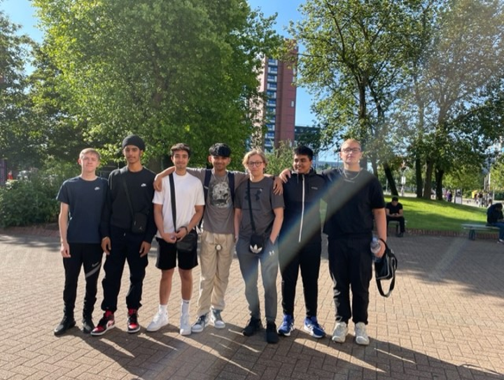 barrbeaconsch's tweet photo. As our Year 12 students continue to prepare for their future steps, they visited the Open Day at Aston University.  They experienced a taste of life at university through attending lectures in a variety of subjects...🎓

Read more: https://t.co/GKk1iRqclv

#ProudToSucceed https://t.co/3uYkYEQdov