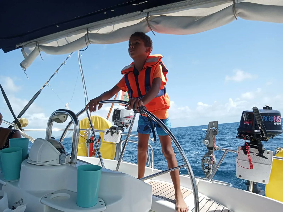 SailingGrenada's tweet photo. Alex's son, Danny, at the helm for his Competent Crew course ⚓ Plan your Caribbean adventure 📲 https://t.co/6I9ckBrXPp 🏝️ #Sailing #LearnToSail #Grenada #PureGrenada https://t.co/rh5Q3MVrvm