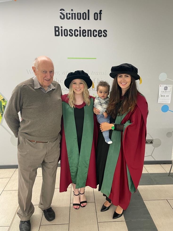 Happy day for <a href="/SammiMcKeand/">Samantha McKeand</a> at her <a href="/unibirmingham/">Uni of Birmingham</a> Graduation!! With proud supervisor <a href="/AmandarossiterA/">A Rossiter</a>, her son, and Prof Jeff Cole <a href="/IMIBirmingham/">IMIBirmingham</a>. Well done everyone! 👏🍾