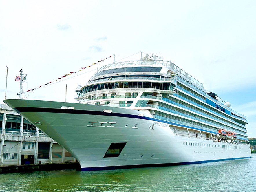 The beautiful #VikingNeptune docked in #NewYork ready to take us on our #EasternSeaboardExplorer #Cruise in June ⚓️🗽 
 #backonboard #Manhattan #myvikingstory #thebigapple 
 #beautifulship #5starcruising   
#wanderlust
#VikingCruises  
#mondaymemories