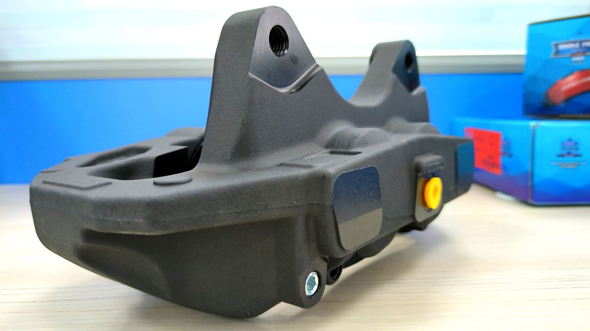 AllenSun0086's tweet photo. Calipers suitable for Tesla model S, two-way four-piston, surface black coating oxidation treatment. Braking is safer and life is guaranteed.#Frontech #calipers https://t.co/bD4ZtpBQrG https://t.co/oFlY1Ibs5z