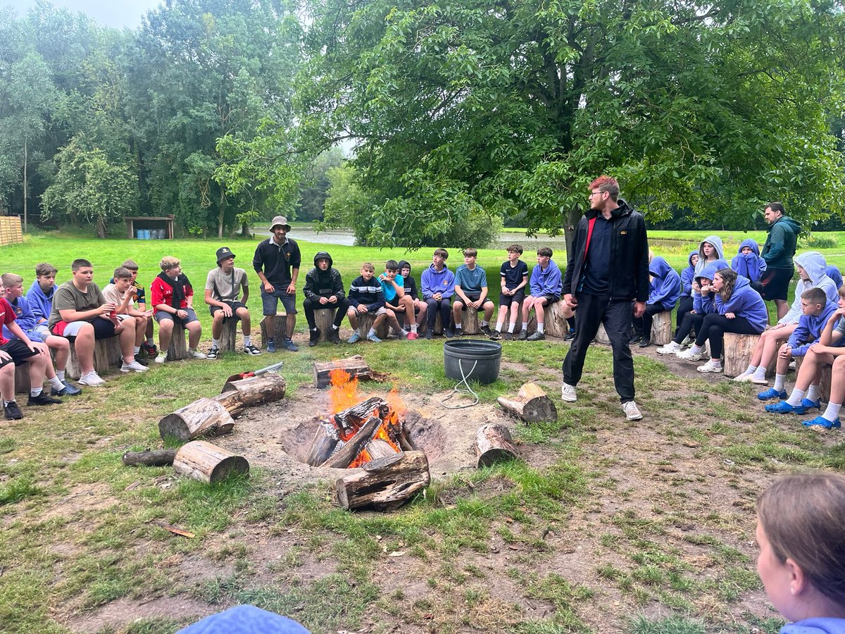 Pupils had fun at the campfire! 🔥 <a href="/dwryfelin/">@dwryfelin</a> <a href="/ManorAdventure/">Manor Adventure</a> #outdoorfun #outdooractivities #DyfMfl #france2023 #frenchtrip #mfldepartment