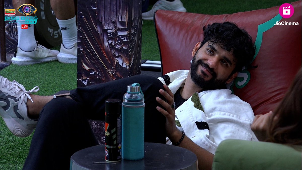 HotstarReality's tweet photo. Abhishek wants to leave the house?😨

He’d some wise words to say to Jiya!😱

For more updates tune in to #BBOTT2 24 hours live feed on #JioCinema for free!

https://t.co/Nfmj7B7MFL
 
#BBOTT2onJioCinema #BiggBossOTT2 #JiyaShankar #AbhishekMalhan #AbhiYa https://t.co/lkVqNRKVX4