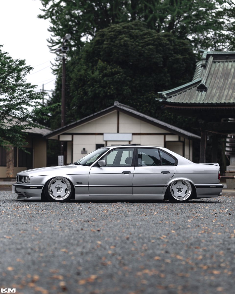 sho427e34's tweet photo. 国内にはないe34マニュアル売ります！
bmw 5シリーズ　535i 
車検　令和5年7月21日まで
144000 キロ

5MTマニュアルスワップ公認車両
エアサス車　エアサス　ploom
サンルーフ付き
ホイール　ブレ���トン18インチ
R4 11月　クラッチ新品交換済み
1993年

348万円

#車売ります
 #拡散希望 
#bmw  
#e34 https://t.co/eE8azRnAQb