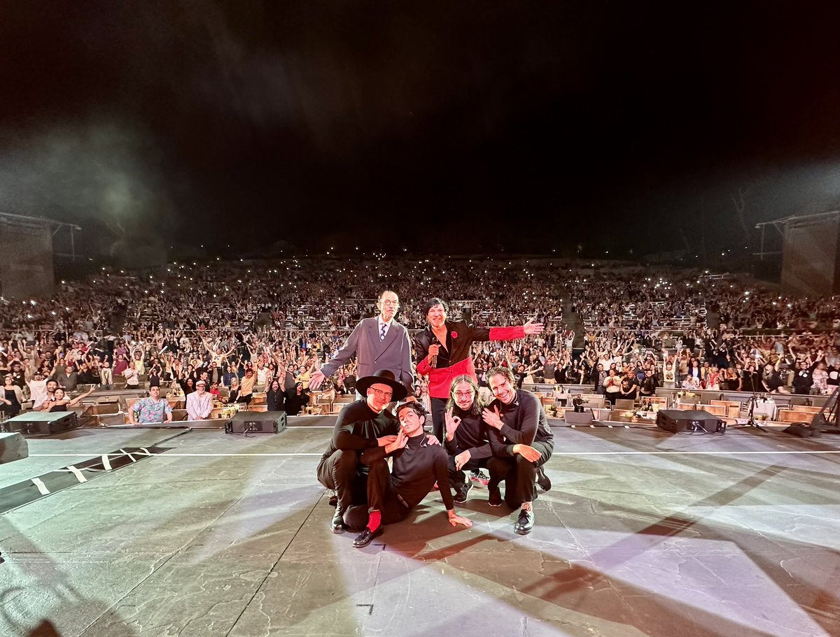 sparksofficial's tweet photo. What a monumental hometown show! Thank you, Los Angeles!! ✨

📸 by @edgarwright 

#SparksTour2023 https://t.co/P2EAFQ3uav