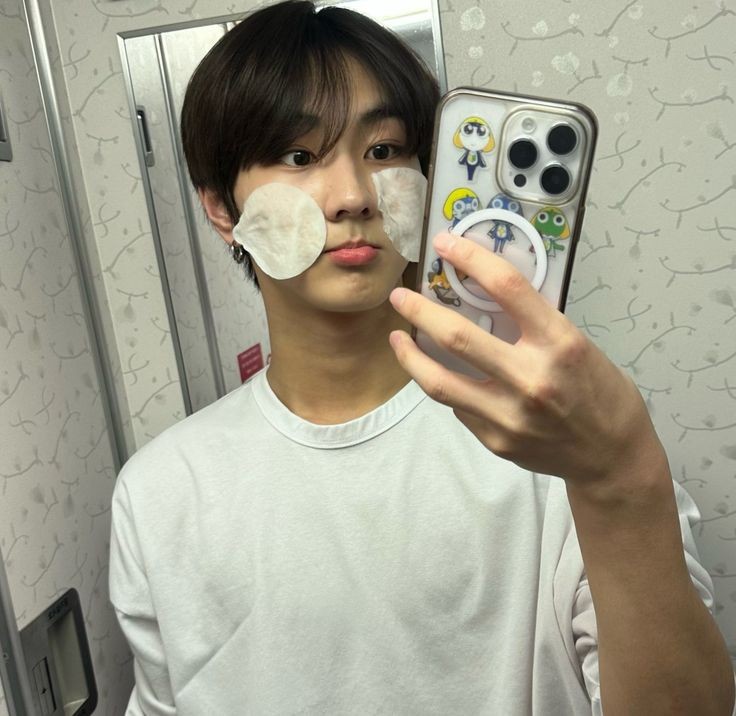 nrkives_'s tweet photo. [ restarting ]

hello ! i'm xavi and i'm looking for interactive moots ! ♡

— she/her
— ‘06, filo
— not new to #stantwt &amp; #kpoptwt
— ults are enha, svt, newjeans, &amp; le sserafim
— any fandom is welcome !

↻ / ♡ are much appreciated! https://t.co/KZBrrZfiI9