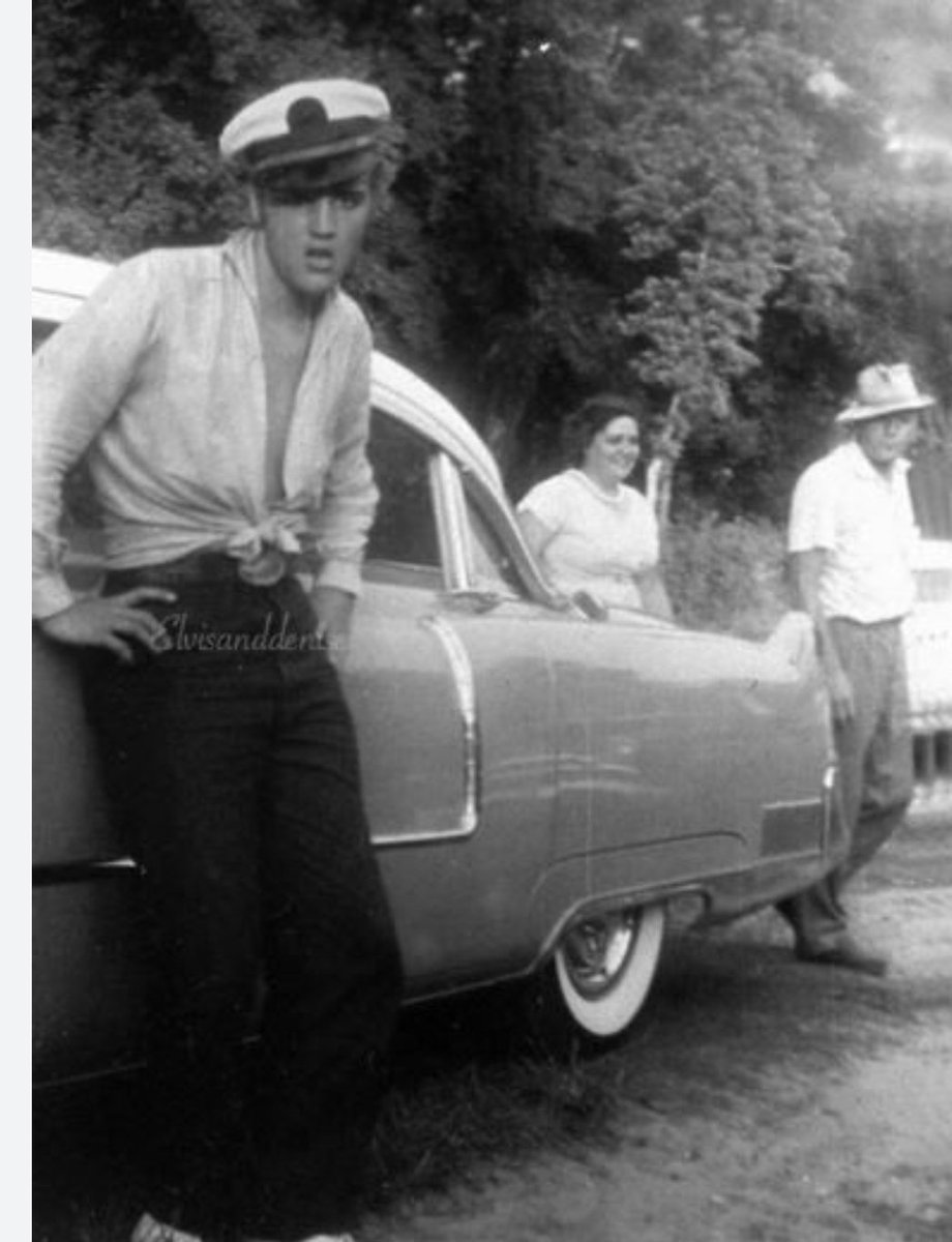 forever_tcb's tweet photo. How I love Elvis' tied shirt era. Even in the 50s he was killing it! https://t.co/twaC3Su3IU
