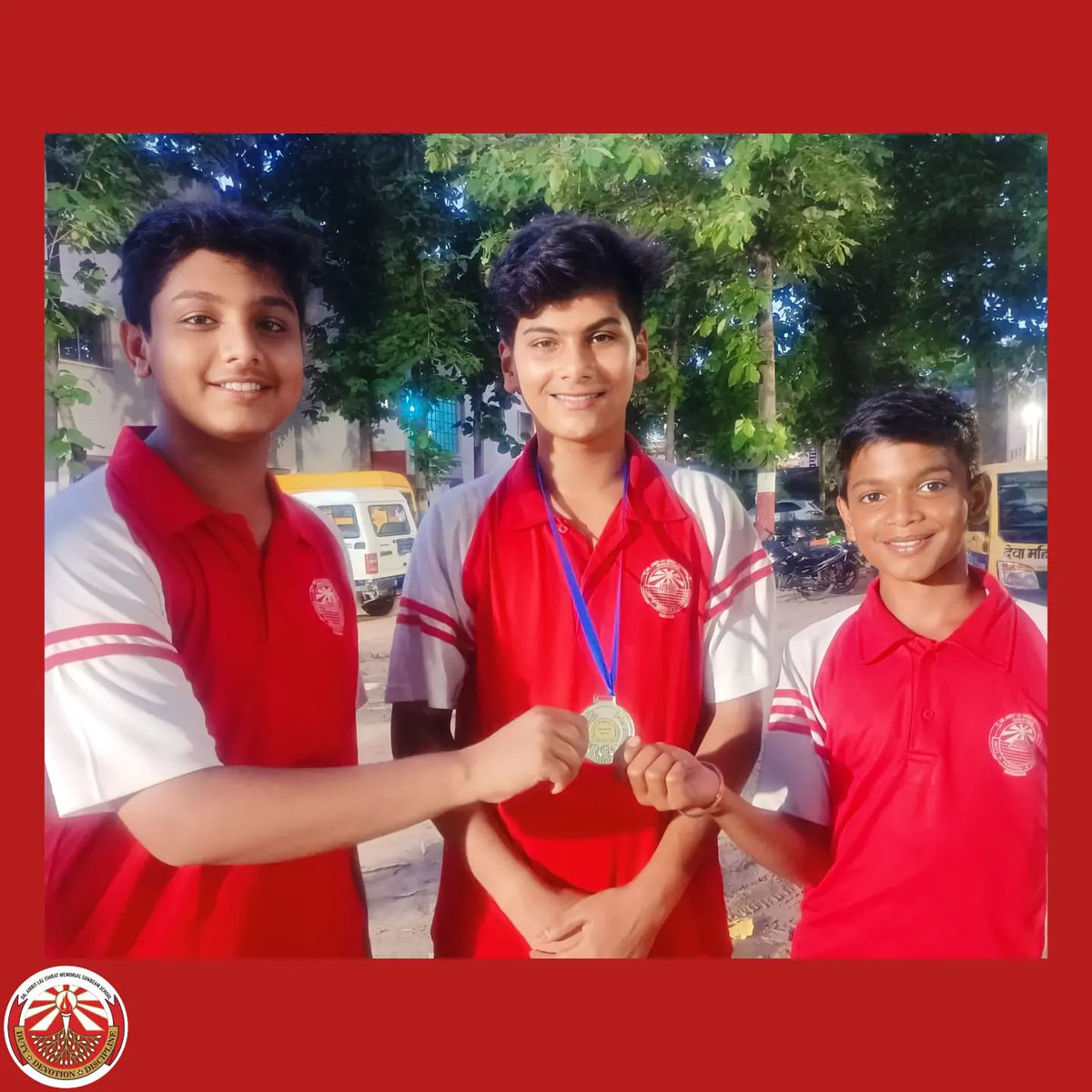 dalimss_schools's tweet photo. Just received this amazing news! Our student Master Satyam Singh won silver medal in Varanasi District Olympics Boxing! https://t.co/N2wUKKXOB7