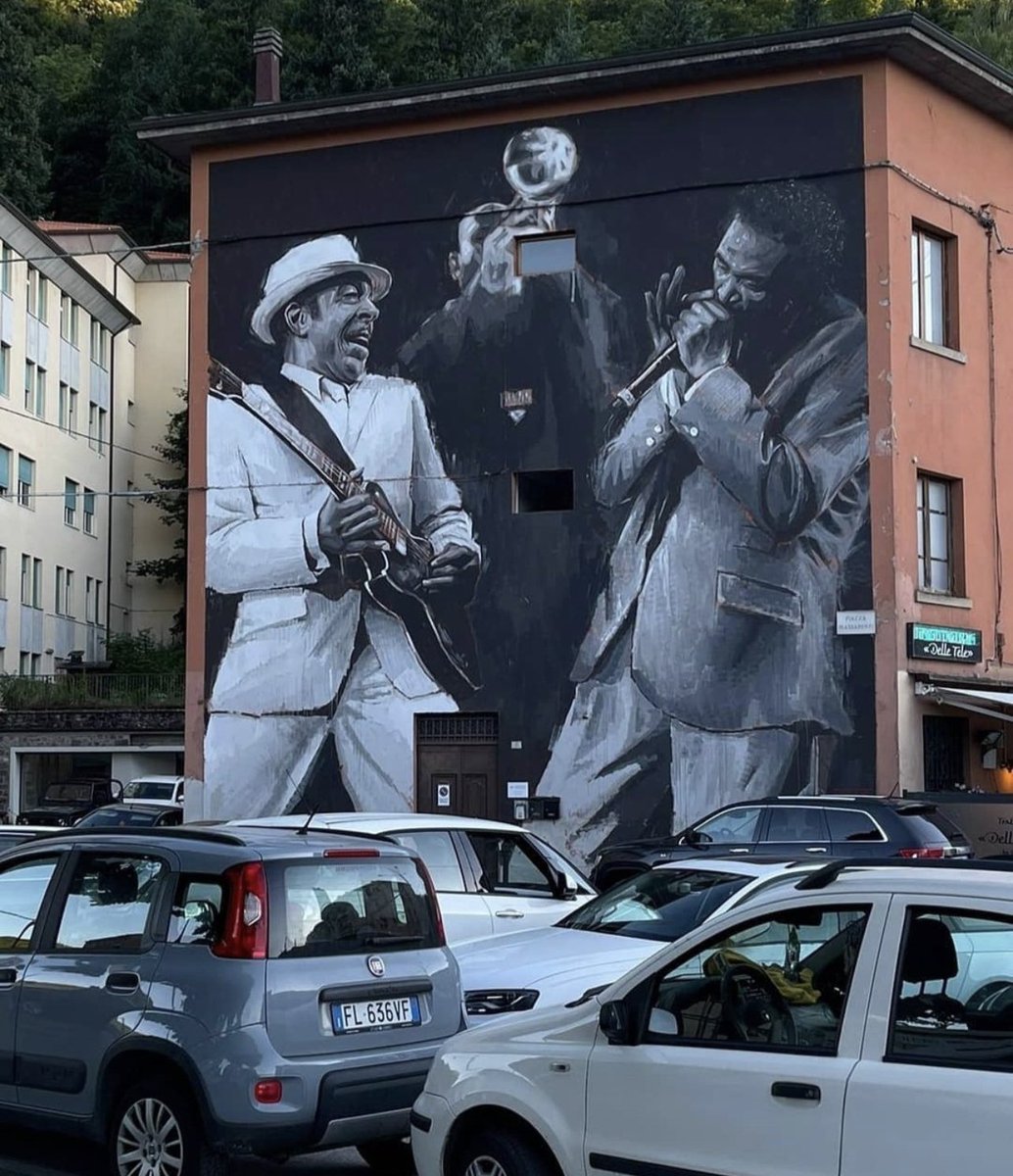 StreetArt-of-the-Day

Art by Italian Edoardo Ettorre in Poretta Terme, Italy (2021) TY #lamolinastreetart 📷
