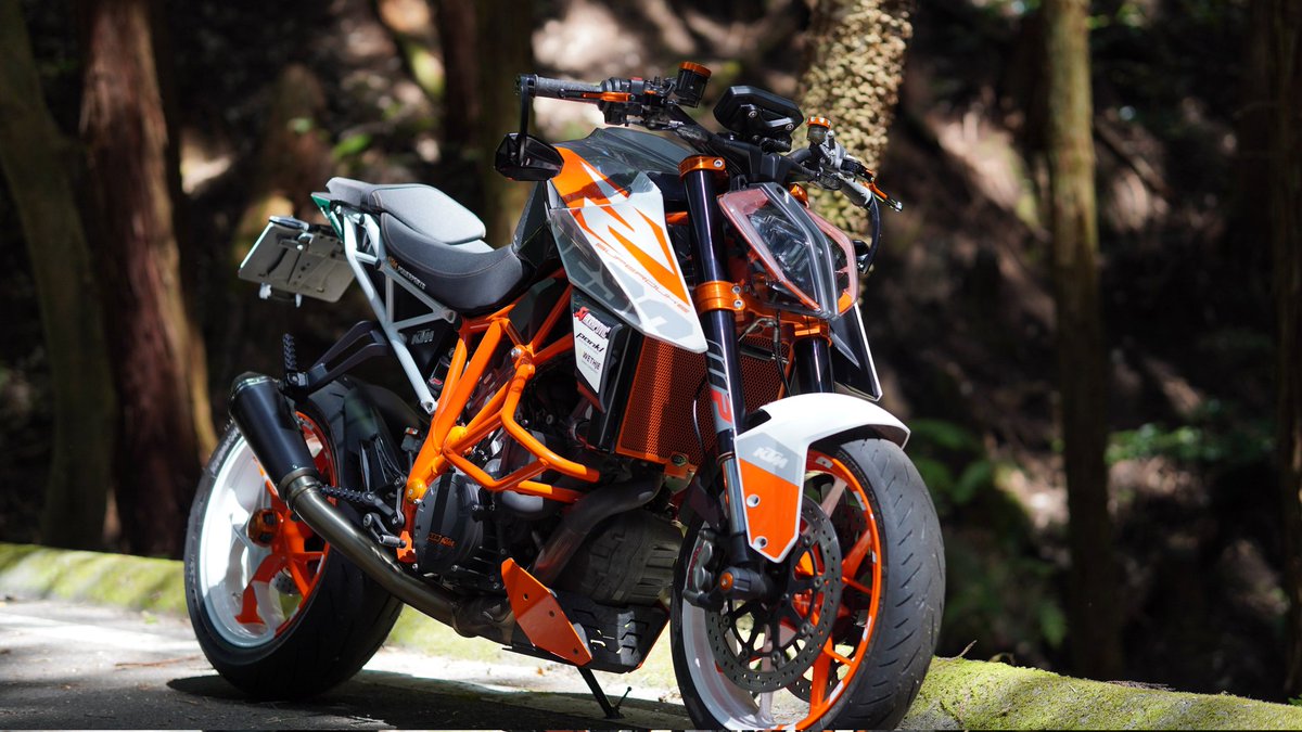kimagure1290's tweet photo. 今日は山の中で一人でSDRの撮影
木漏れ日がイイ感じにバイクに当ってくれたから良い写真が撮れた https://t.co/CoAvkSfRv0