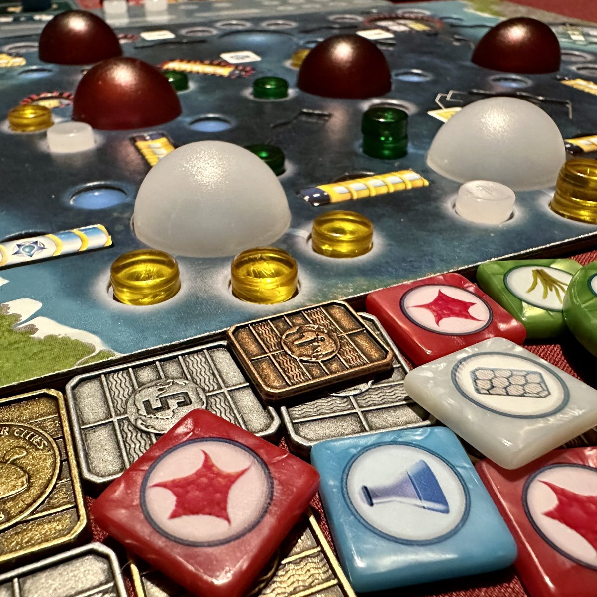 I’d like to be, under the sea…. In Folge 53 sprechen wir über Underwater Cities von Vladimir Suchy. Kann das 2018 erschiene Eurogame immer noch überzeugen? Bei Eins im Sinn geht es dieses Mal um das Print &amp; Play Spiel Bomber Boys und Spirit Island.

einzelspiel.podcaster.de