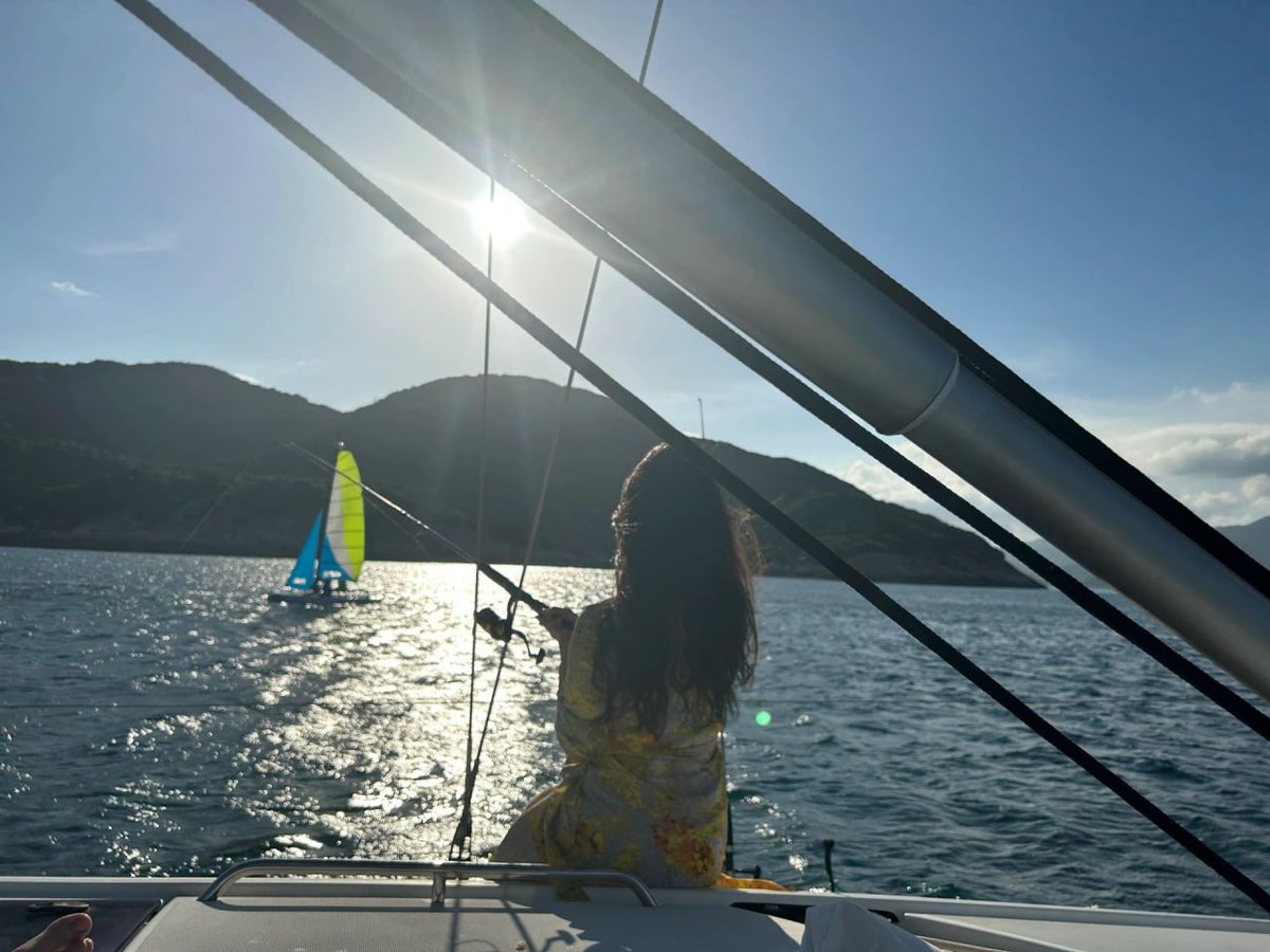 "Away from anxiety and worry, my afternoon is free! 😌