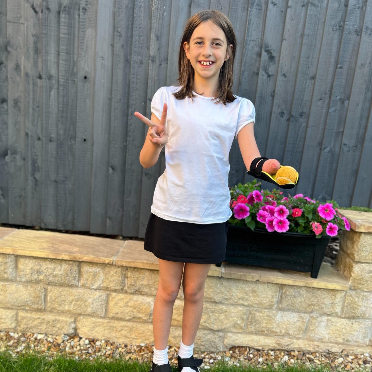 It's so exciting to see the community start to receive their new Joanie tools!

Lottie is looking pleased with hers 🎾🤩

To order our new tennis tool, drop us a message or email our limb buddies directly at hi@yourkoalaa.com

#adaptivetennis #limbdifference #tennis #prosthetic