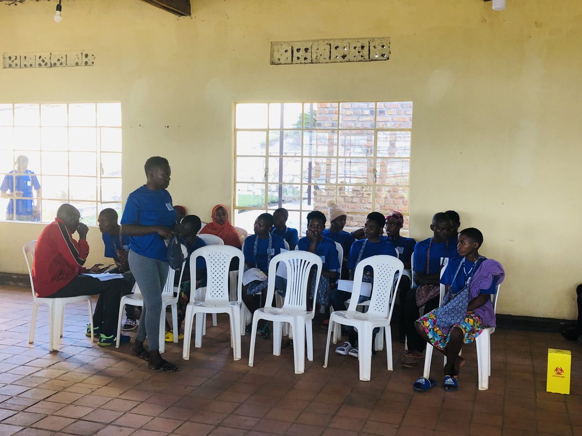 Day 2 at #DiabetesYouthCamp23: Participants are forming working groups today! Collaborating and learning from one another is a key part of our camp experience. It’s thrillful to see friendships and teamwork blossom as they tackle #diabetes challenges together. #DiabetesCare🔵
