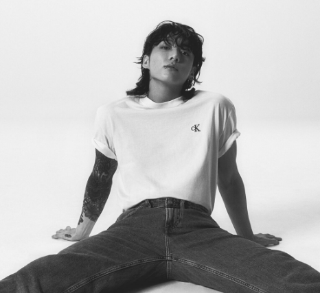 AboutMusicYT's tweet image. Jungkook is the biggest male artist around the world right now (via kworb).