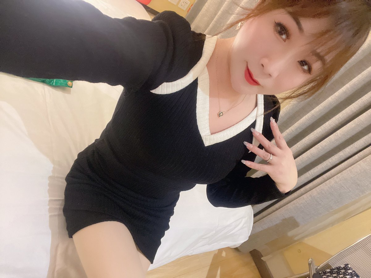 ja16477's tweet photo. 我想问一下，你们喜欢熟女吗？
点赞转发本条就有机会获得福利噢
#人妖 #ts #cd #线下 #肉便器 #空降 #大屌萌妹 #国产伪娘  #黑丝诱惑 #调教 #露岀  #猛攻骚受 #sm #人兽 #女装男子  #女王  #母子 #肛交  #国产伪娘  #ts  #群p #乱伦  #丝袜   #口爆 #绿奴 https://t.co/ltOs9XXDLn
