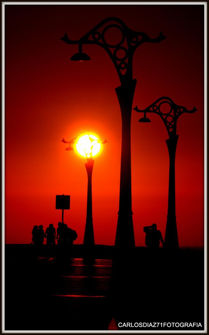 Carlos35418969's tweet photo. Farola de Sol
#sol #atardecer #contraluces #solpor https://t.co/jCfsXs64EF
