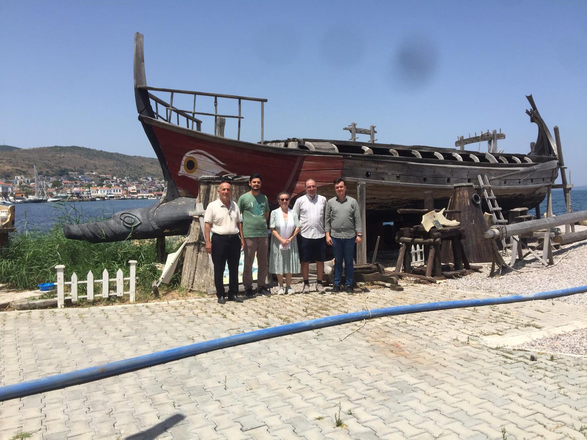 Hakkı Yücel ile 360 Derece Tarih Araştırmaları Derneği'ni ziyaret ettik. Osman Erkut, Mualla Erkut ve Serim Paker'e nazik karşılamaları için teşekkür ederiz.