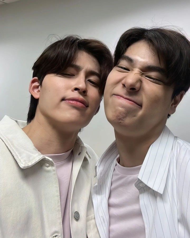 hereforppw's tweet photo. random selfie — a thread by #ปอนด์ภูวินทร์ #PondPhuwin #phuwintang #ppnaravit https://t.co/ofn1UqO5fQ