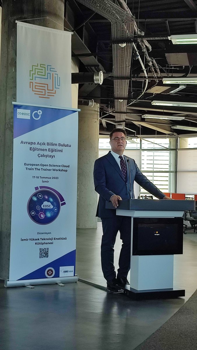 openscience_tr's tweet photo. Avrupa Açık Bilim Bulutu Eğitmen Eğitimi Çalıştayı @turkgultekin @ProfYusufBaran ve @yasartonta açılış konuşmaları ile @iyteedutr ev sahipliğinde başladı. https://t.co/93zsnI8GtN
