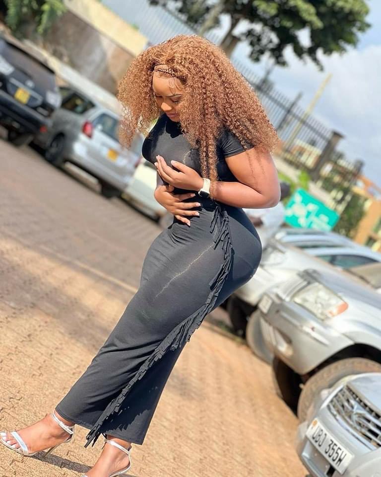 KaiyzOfficial's tweet photo. Naye mwe some babes are hot that she can make u speak Swahili to eat her lusaniya @Tashihubby ranked amongst the most beautiful girls with delicious lusaniya 

Contact her 0704868210 kampala men she’s the lunch , dinner and breakfast. https://t.co/7BZPcLjbOB