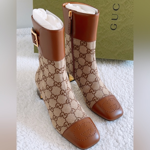 itsniabby's tweet photo. So good I had to share! Check out all the items I'm loving on @Poshmarkapp #poshmark #fashion #style #shopmycloset #gucci #spiegel: https://t.co/1F4DP2ShV1 https://t.co/BCtKThbQOk