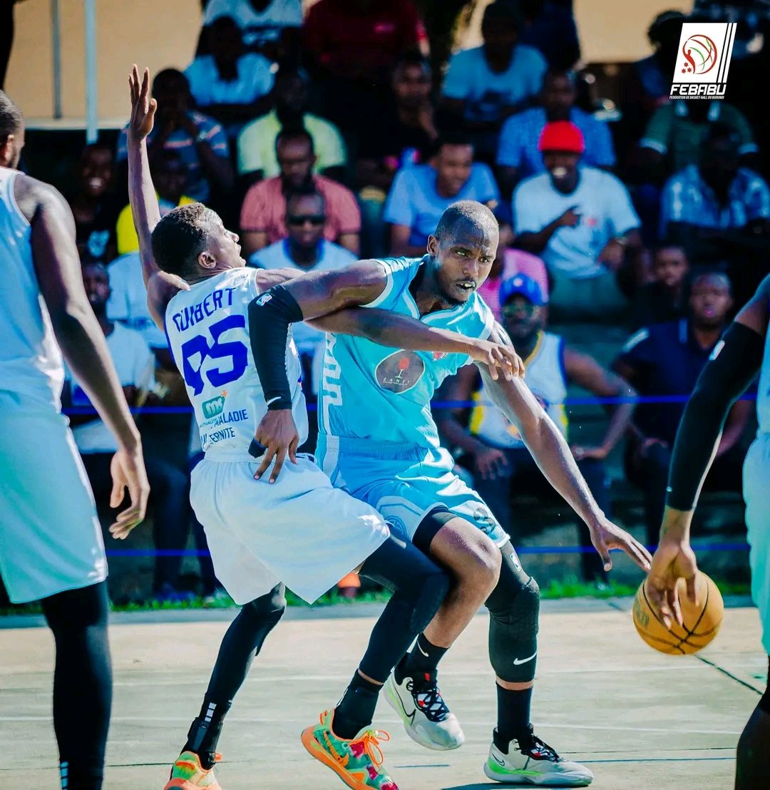 MagazineJimbere's tweet photo. 🏀🔴 La finale des #PlayOffs de la #VivaBasketballLeague édition 2023 va se disputer entre @DynamoBbc et @URUNANI_BBC. Cette dernière a obtenu son billet pour la finale après avoir éliminé #TigersBBC de @makambaProvince lors du 4ème match (73-61) ce 16/07/2023 au terrain du Département des #Sports et de la Culture
#Burundi